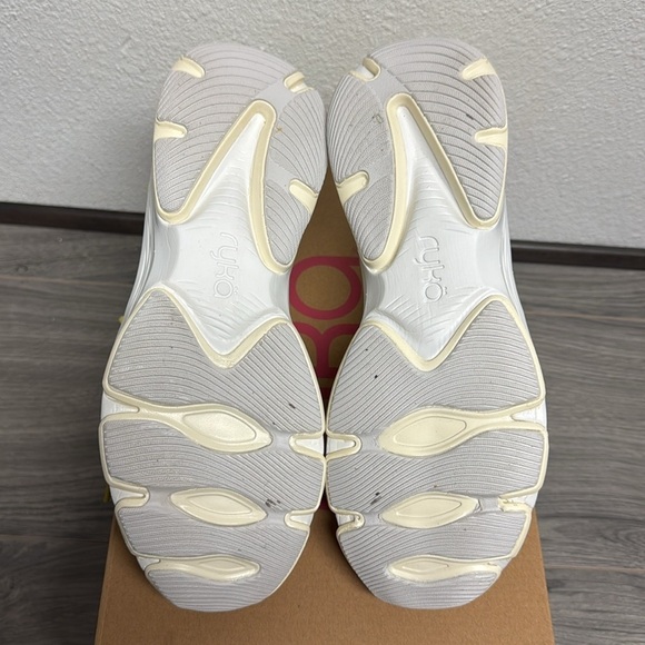 Ryka Devotion X Walking Sneaker In Verdantyel (WIDE) - Picture 3 of 10